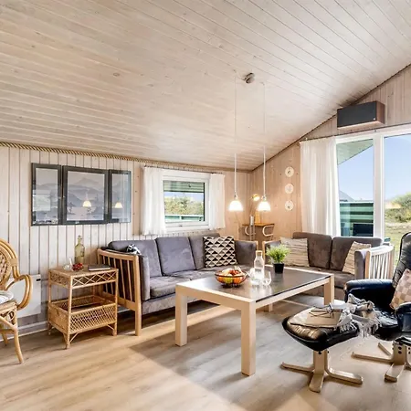 Unni - From The Sea By Interhome *